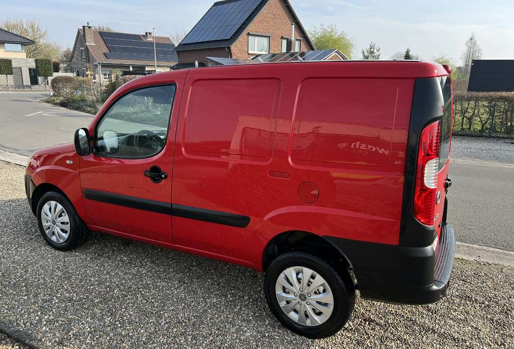 Fiat Cargo JTD 1.3multijet blanco gekeurd voor verkoop