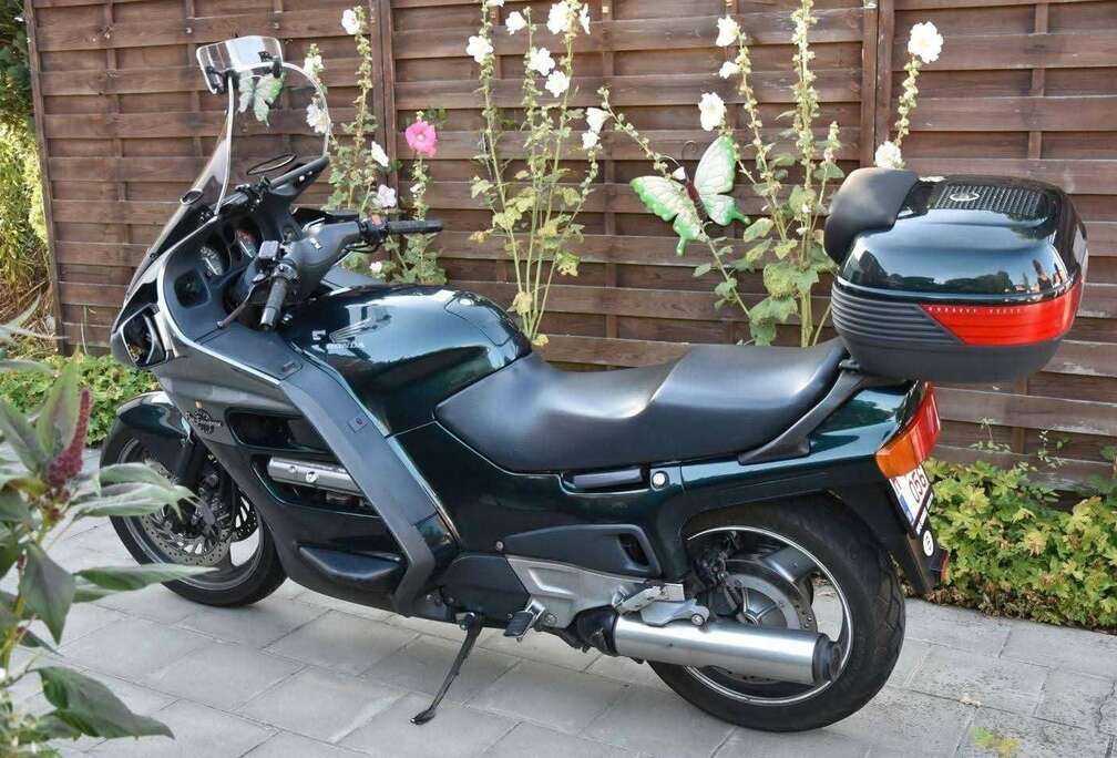 Honda top case coffres latéraux, bulle haute, bon état