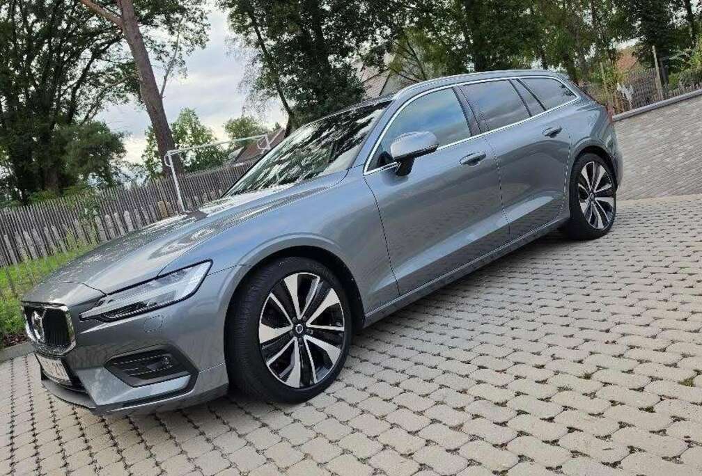 Volvo 2.0 B3 MHEV Leder, Trekhaak, Keyless, Matrix led.