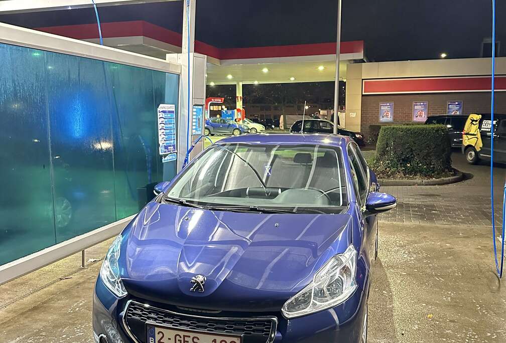 Peugeot Peugeot 208 1.2 Benzine (2013)  Goed onderhouden
