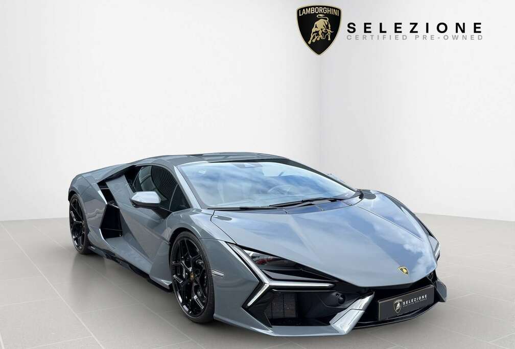 Lamborghini Revuelto 2024