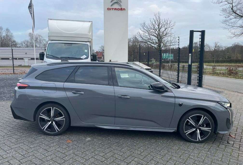 Peugeot SW Hybrid 145 GT