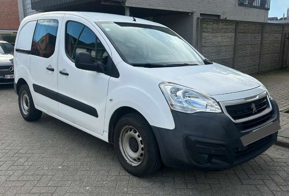 Peugeot 1.6 HDi L2H1 Confort 121