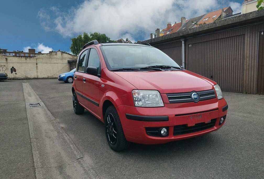 Fiat 1.2 Dynamic  Avec Feuille Rose