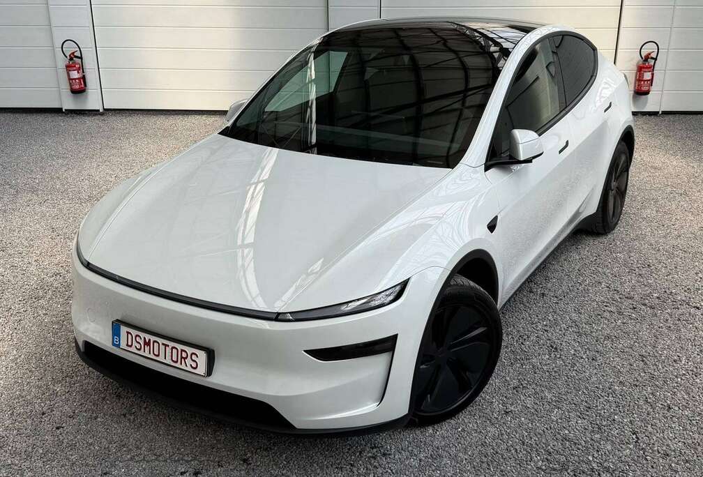 Tesla Juniper AWD Dual Motor Long Range  Trekhaak  NIEUWSTAAT: 7165km  GERESERVEERD