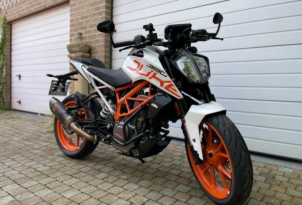 Échappement Akrapovič - Crash Bars - Rétro Sport