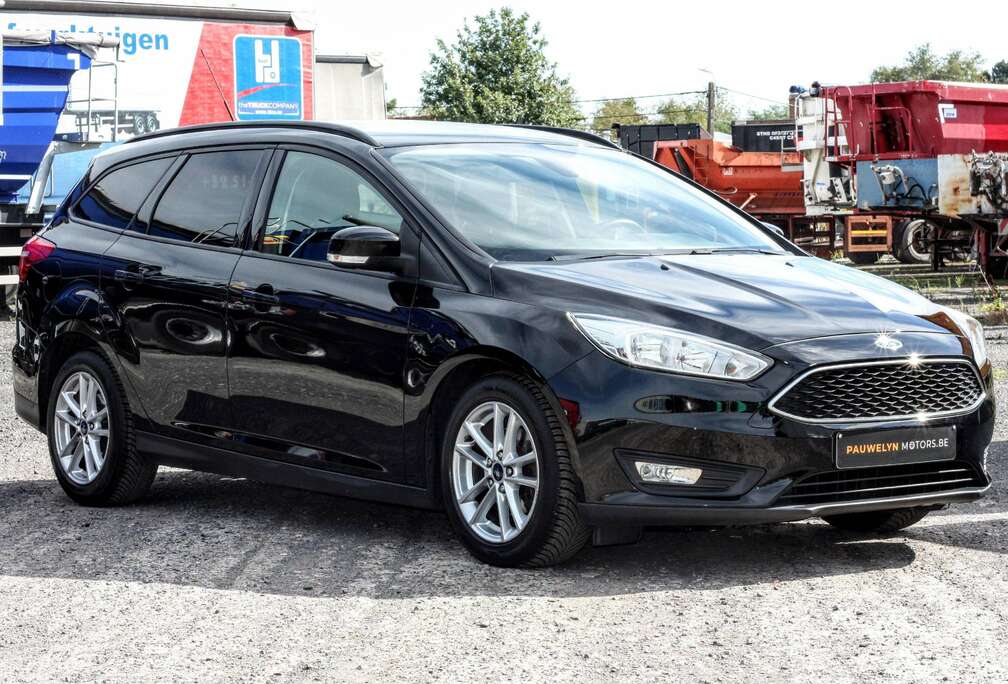 Ford 1.0 EcoBoost/ Navi/ CarPlay/ Trekhaak/ CruiseControl