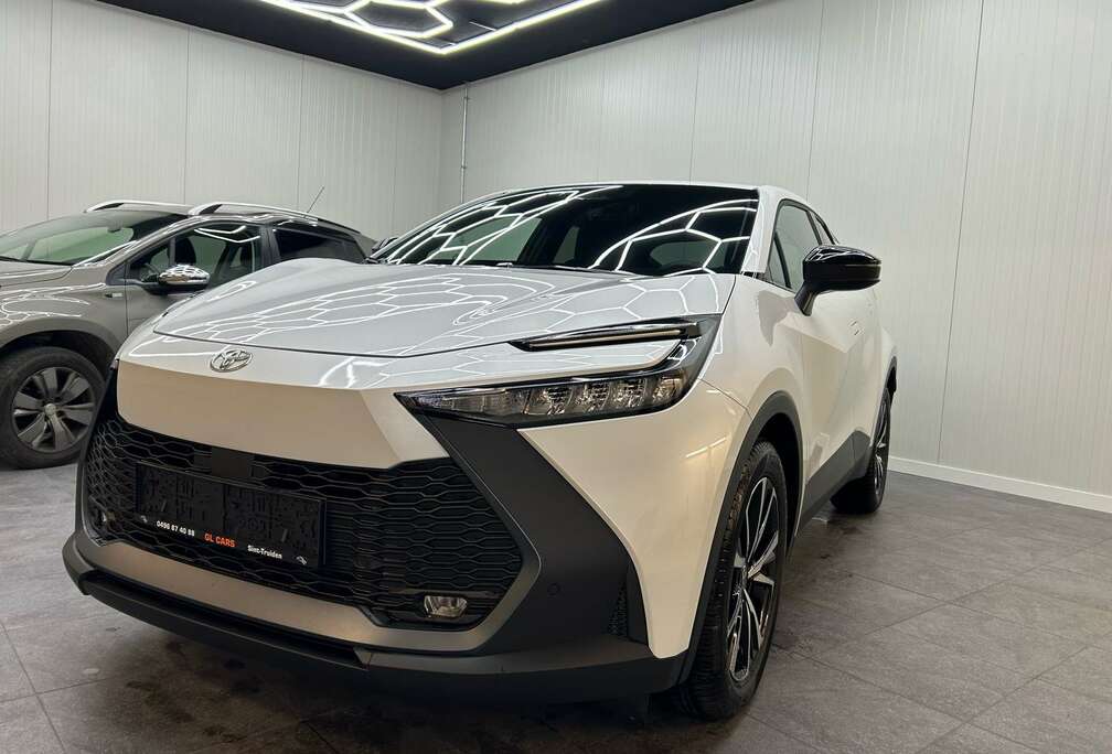 Toyota New 2.0 Hybrid 197Pk Navi-Camera-Aluvelgen-pdc-led