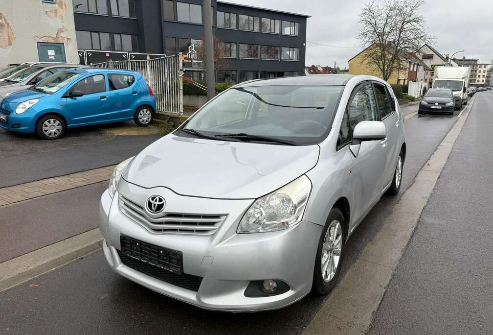 Toyota Verso 2.0 D-4D Comfort 5pl. **MARCHAND EXPORT**