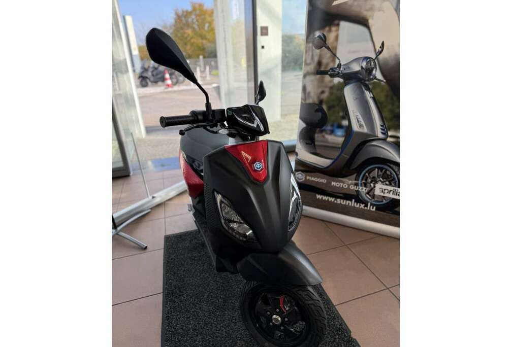 Piaggio 1 +