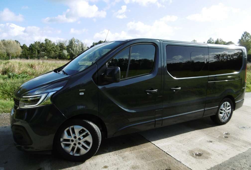 Renault 2.0d   SPACECLASS   9 plaatsen netto: 21480 eu