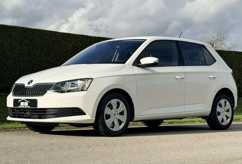 Skoda Fabia 1.0i Ambition 1ER MAIN CARNET SKODA