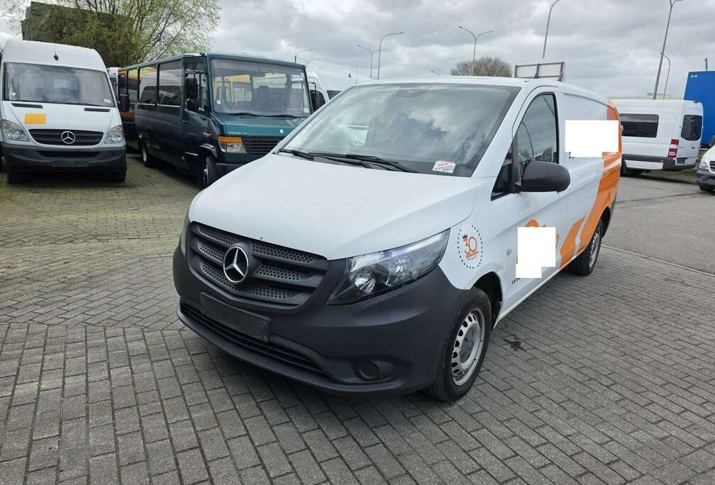 Mercedes-Benz 114 (Stock ID 73749)