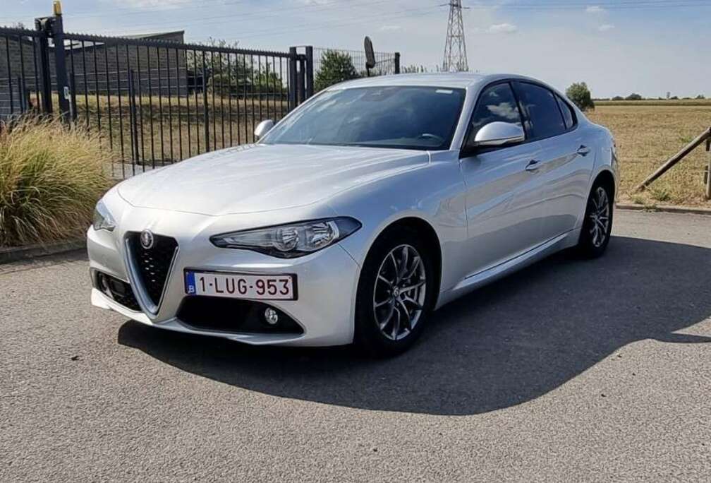 Alfa Romeo 2.2 JTDm *AIRCO*CUIR*BOITE AUTO*CAPTEURS*GPS