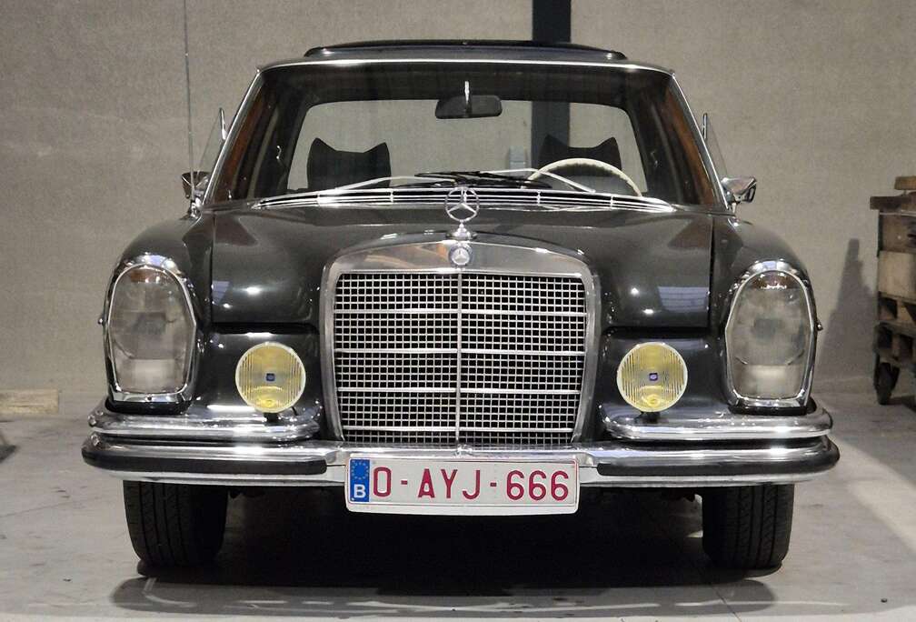 Mercedes-Benz 280S W108