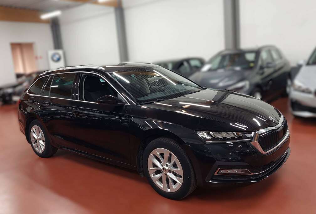 Skoda TSi + DSG + CarPLAY + Virtual + LED + AmbiantLight + CAM + KeylessGo