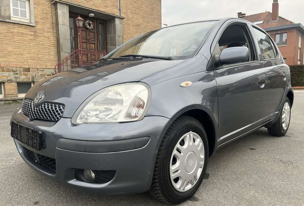 Toyota 65 VVT-i Bleue