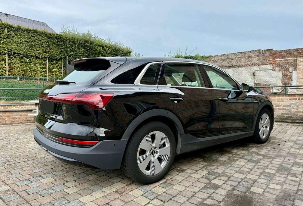 Audi e-tron 50 quattro
