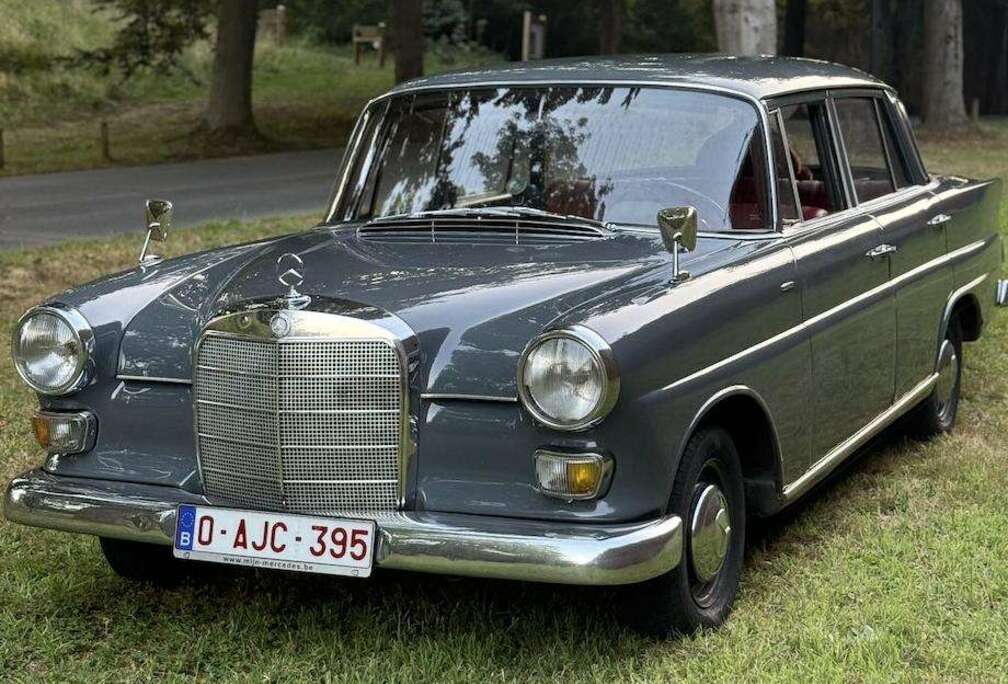 Mercedes-Benz OLDTIMER - 200 D