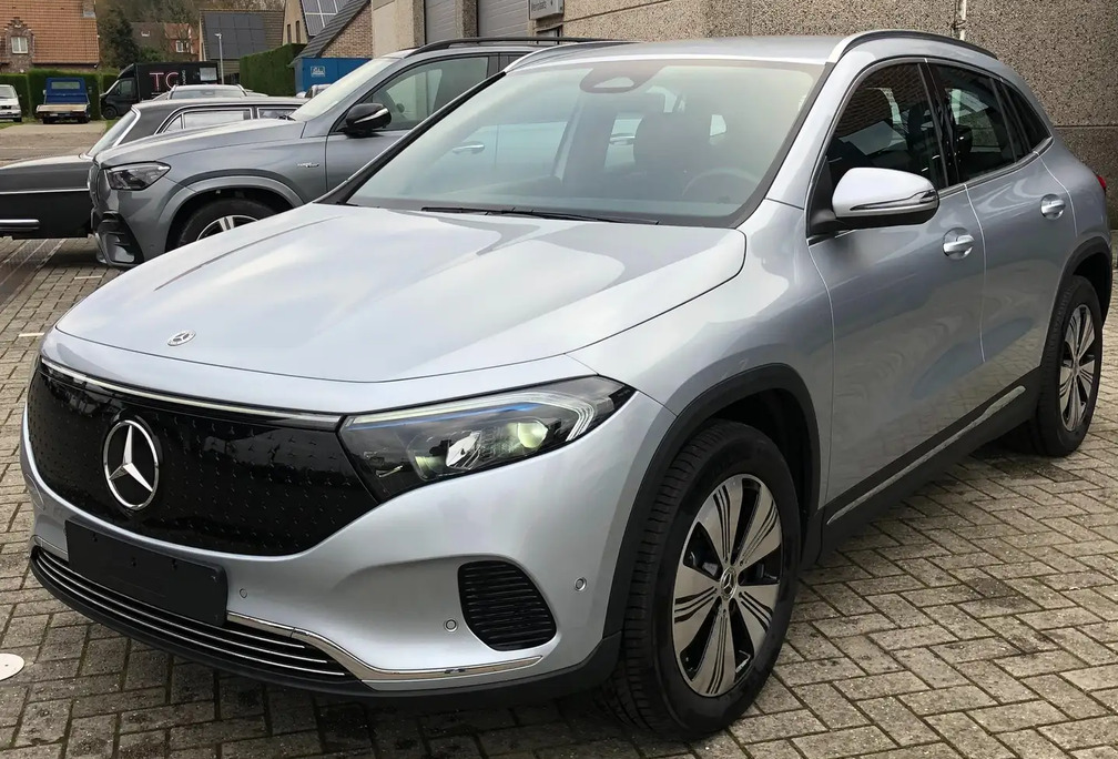 Mercedes-Benz EQA 300 4Matic Winter pack, Carplay, Camera