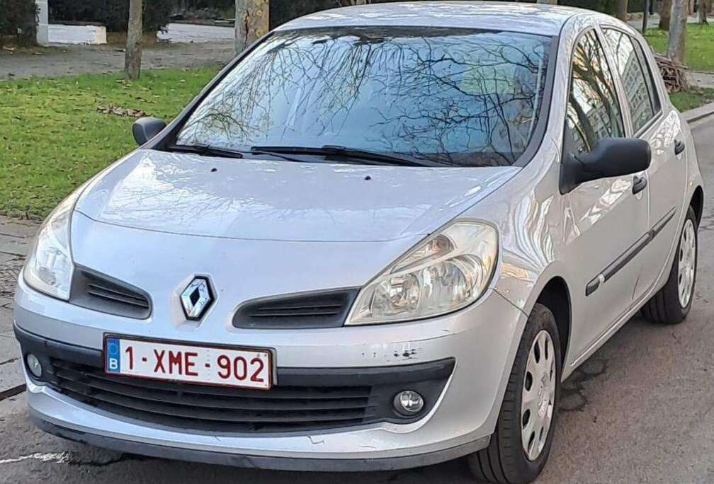 Renault Clio 1.2i 16v Authentique