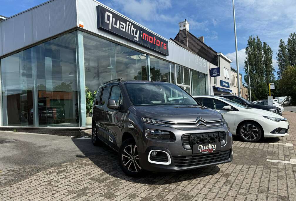 Citroen Berlingo 1.2 // PANORAMISCH DAK // ACHTERUITRIJ CAMERA // HEAD-UP DISPLAY // APPLE CARPLAY