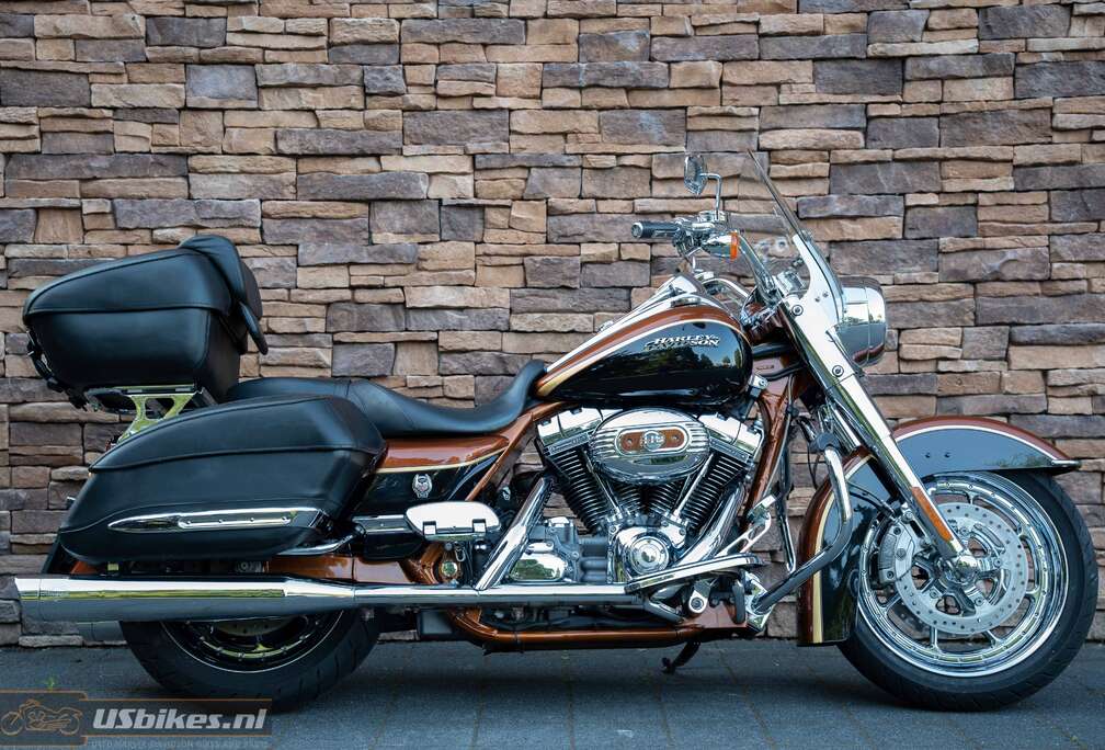 FLHRSE4 CVO Road King 115th Anniversary