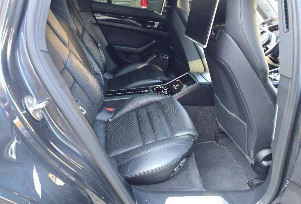 Porsche 4 e-Hybrid 2.9 V6 Bi-Turbo PHEV PDK