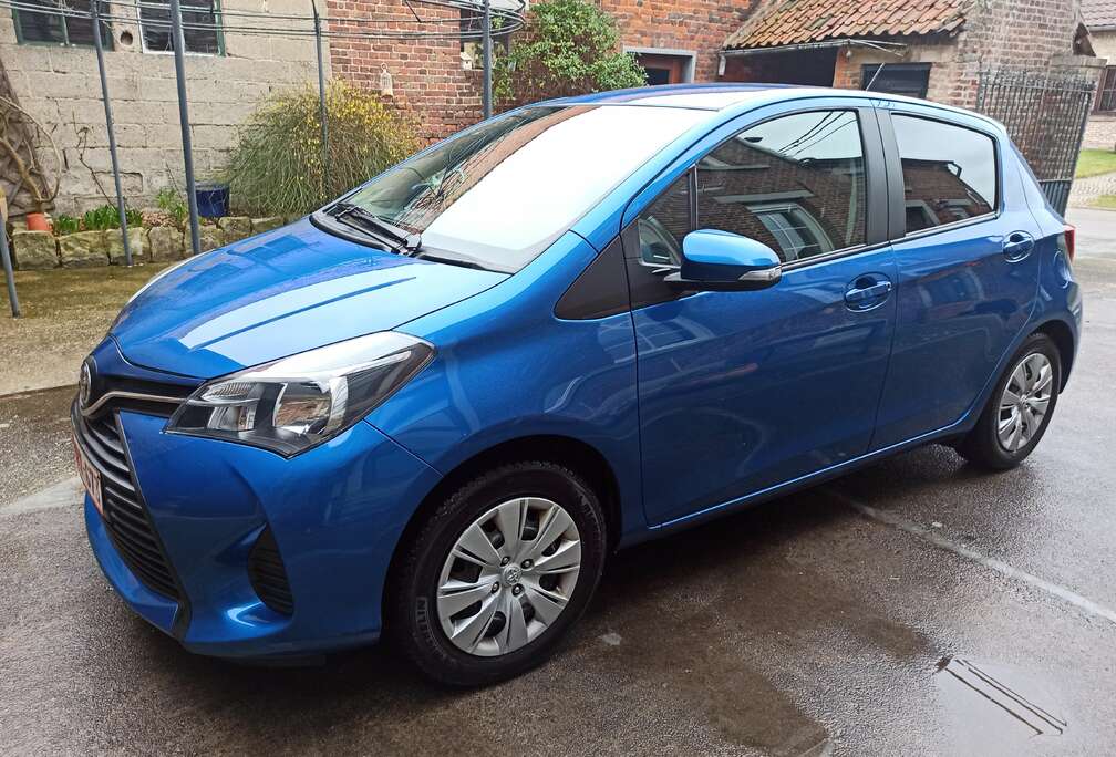 Toyota Yaris 1.33i VVT-i Active and pack Live 2