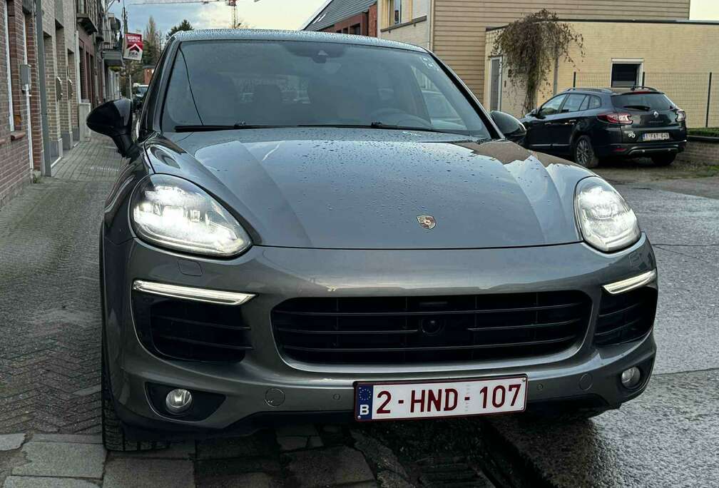 Porsche S Hybrid Tiptronic