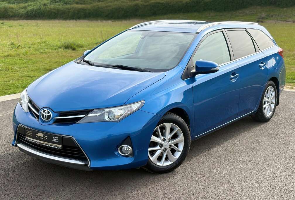 Toyota Auris SW 1.6i 154.000 km - Caméra - Navi - Airco - Garantie