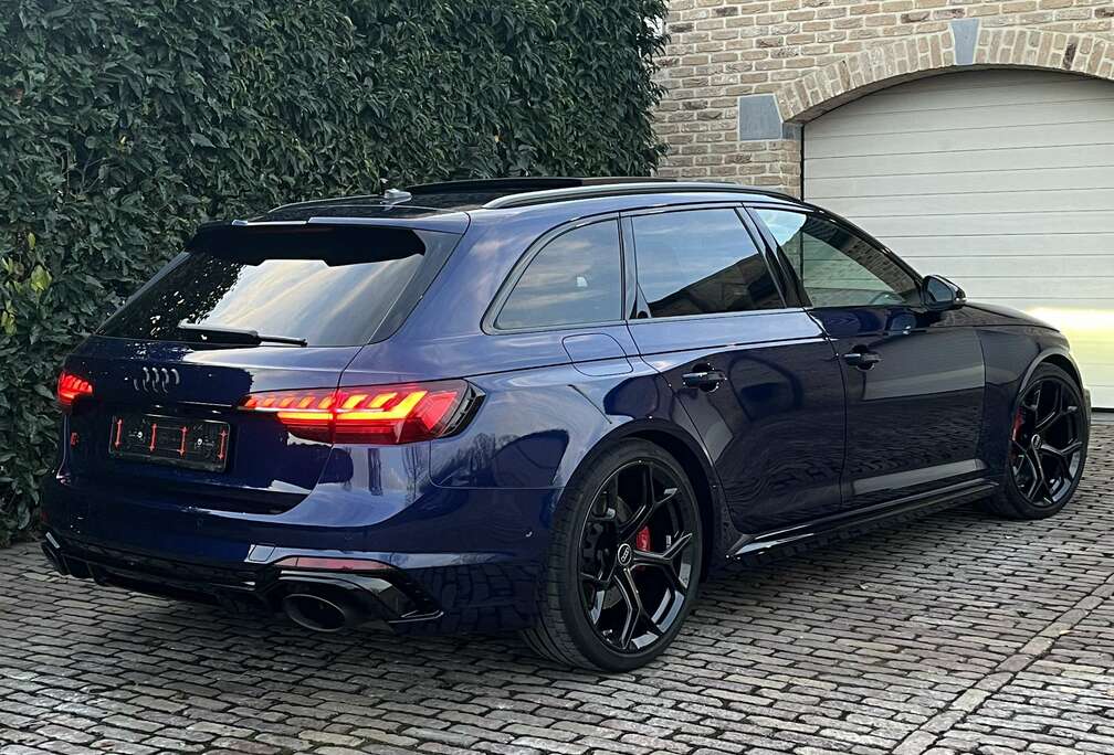 Audi Avant quattro tiptronic