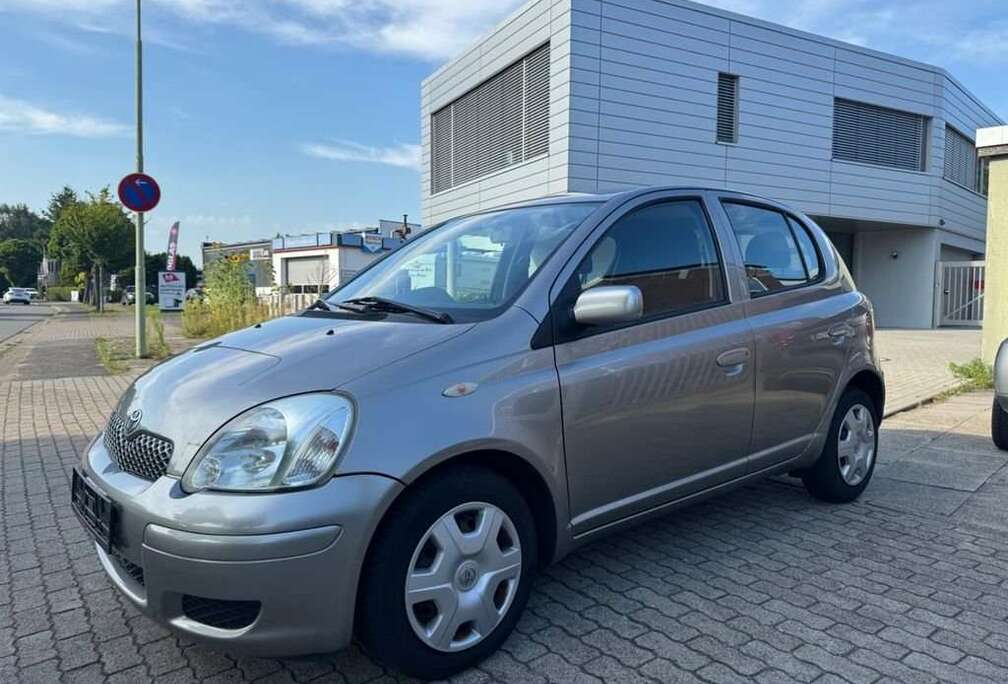 Toyota Yaris 1.0i VVT-i 16v Linea Sol