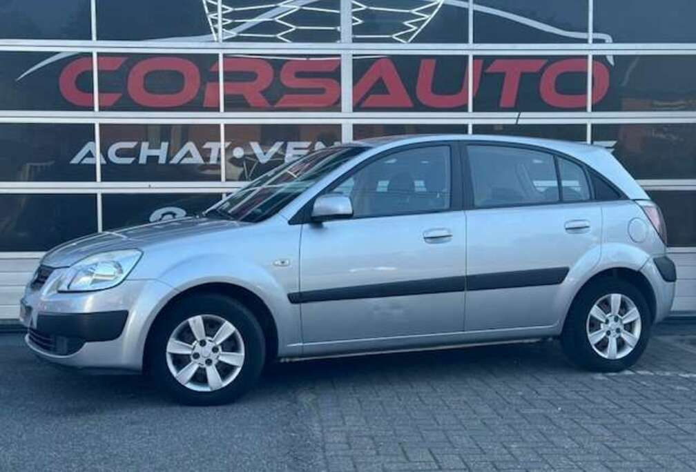 Kia 1.5 CRDi VGT LX CLIM AUTO RADIO