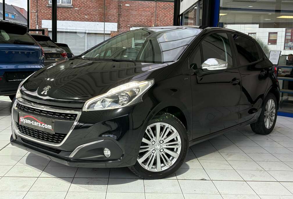 Peugeot 208 1.2i *GPS * PDC * CARPLAY * JANTES * 1ER PROP*