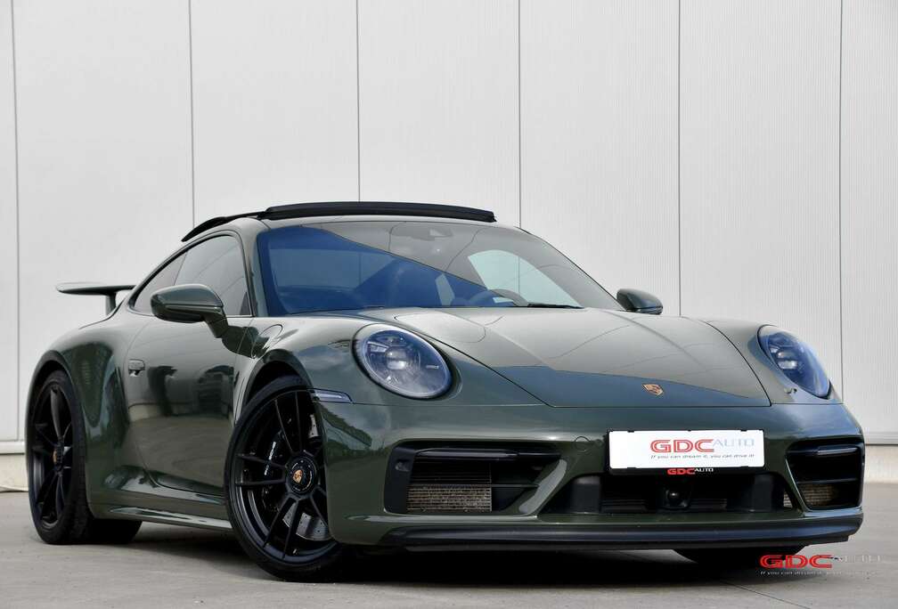 Porsche 4GTS Coupé l Aero Kit l Open Dak l Black Olive
