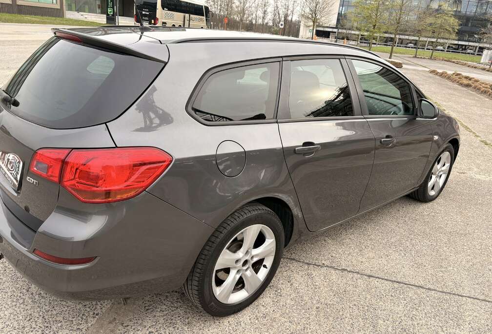 Opel Sports Tourer 1.7 CDTi ECOTEC Essentia DPF