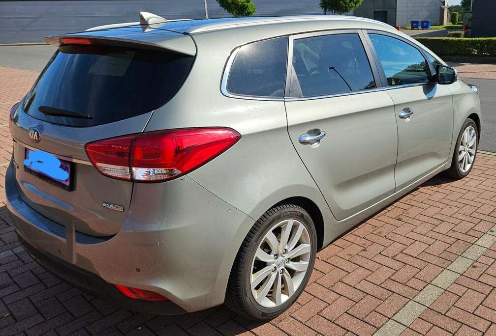 Kia Carens 1.7 CRDI World Edition ISG DCT