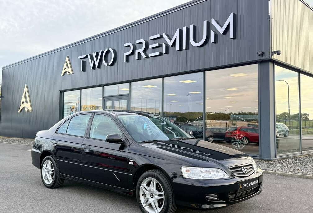 Honda 1.8i 16v VTEC LS 136CV CLIMATISATION INTERIEUR EN VELOUR GARANTIE 12 MOIS
