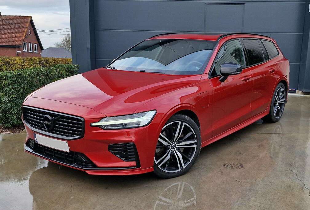Volvo V60 T6 AWD Twin Engine R-Design **FULL OPTION**