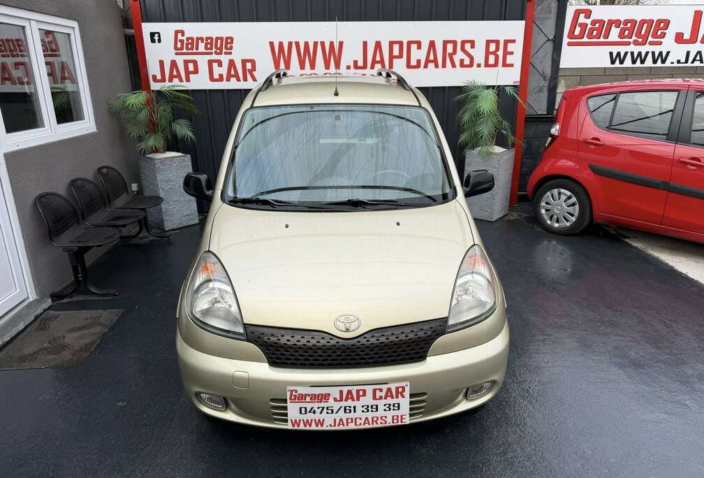 Toyota clim boite automatique prete à immatriculer