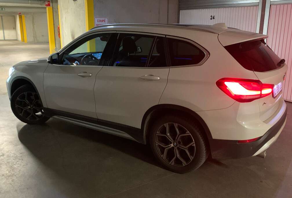 BMW X1 1.5i sDrive18-SPORT,NAVIGATIE,LEDER,FULL LED