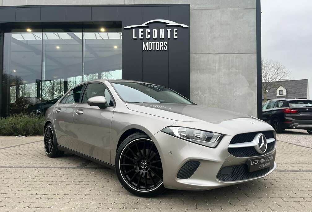 Mercedes-Benz A 180 7G-DCT Berline Widescreen/Navigatie/Camera..