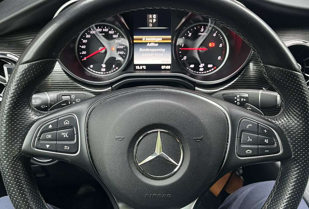 Mercedes-Benz 8 Zitplaatsen