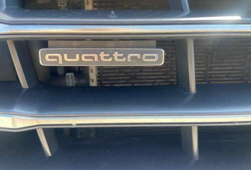 Audi q5 55tfsi e quattro s line