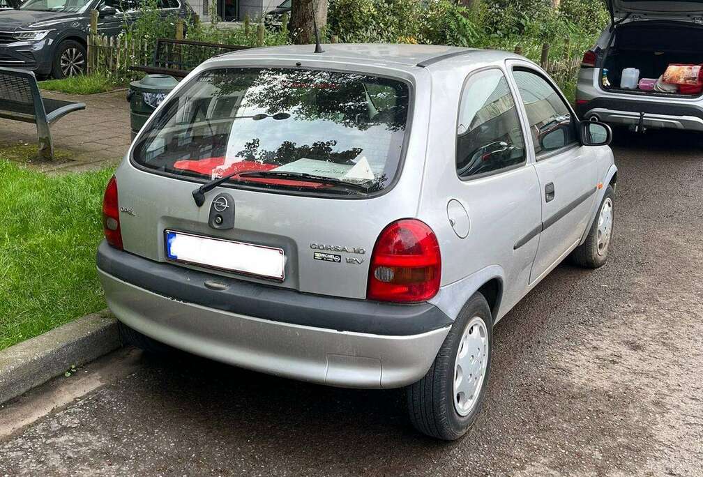 Opel Corsa 12V Edition 100