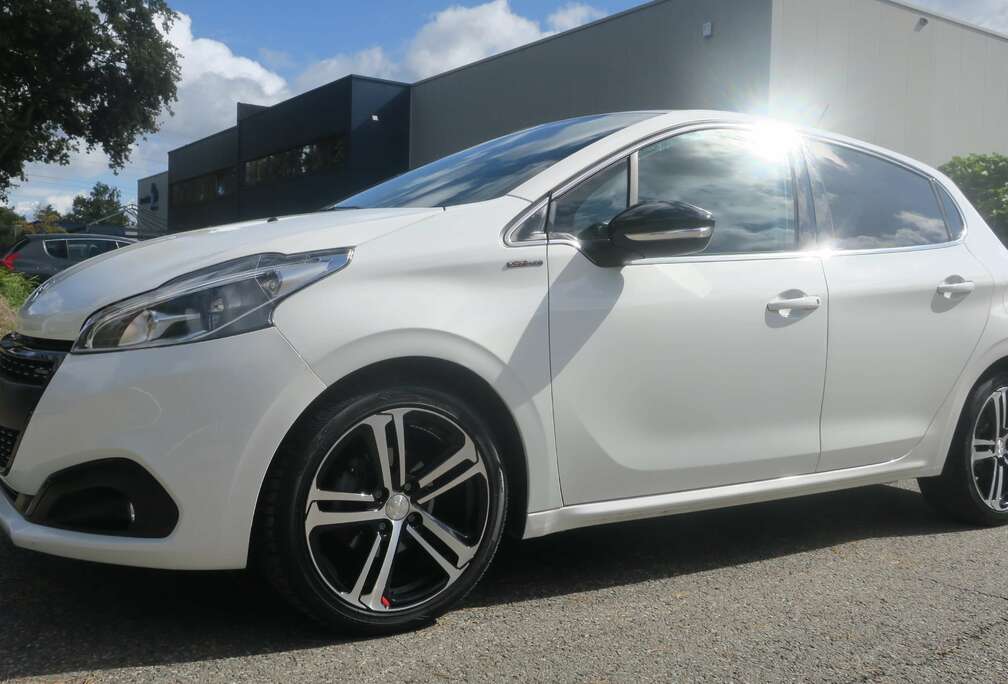 Peugeot 208 GT-Line\
