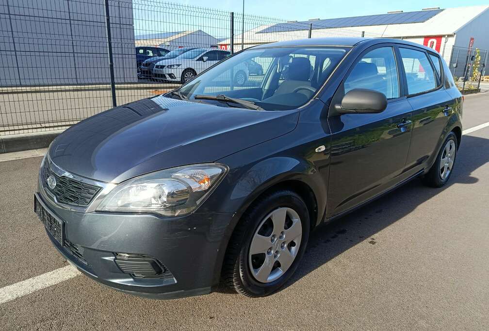 Kia Cee\'d 1.6 CRDi EX ISG EcoDynamics