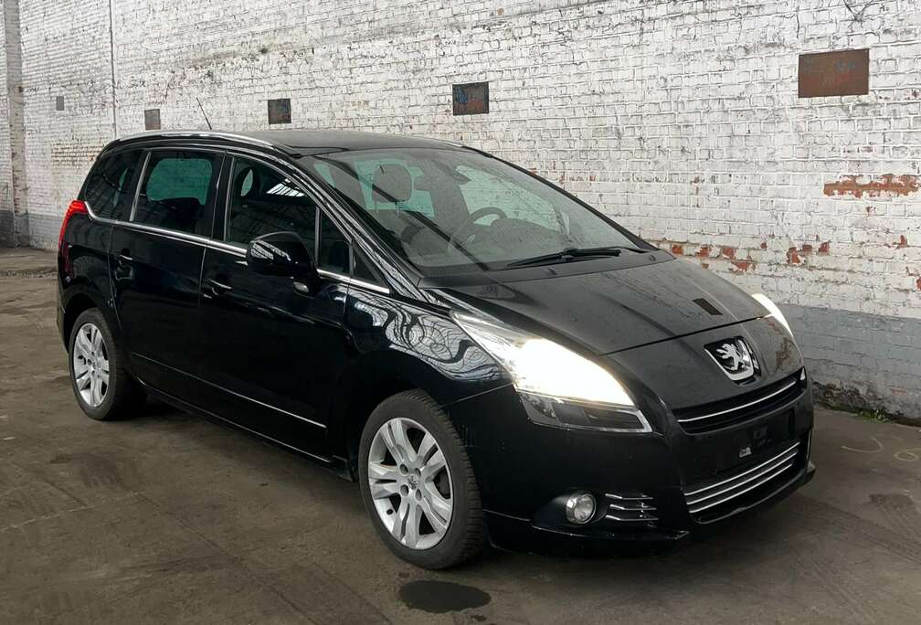 Peugeot 1.6 7 places Toit panoramique