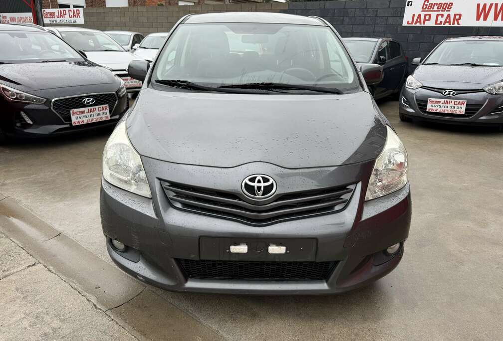 Toyota 7 places clim euro 5 ( prix marchand )